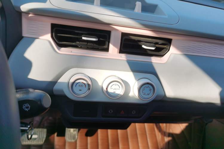 Used Chery New Energy QQ Ice Cream 2022 120km Conical Shape Lithium Iron Phosphate