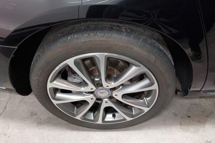 Used Mercedes-Benz E-Class 2016 E 200 L Right Rear Wheel Hub