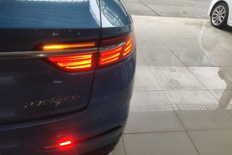 Used Geely Auto Preface 2021 Revised Version 2.0TD Luxury Edition Right Rear Taillight