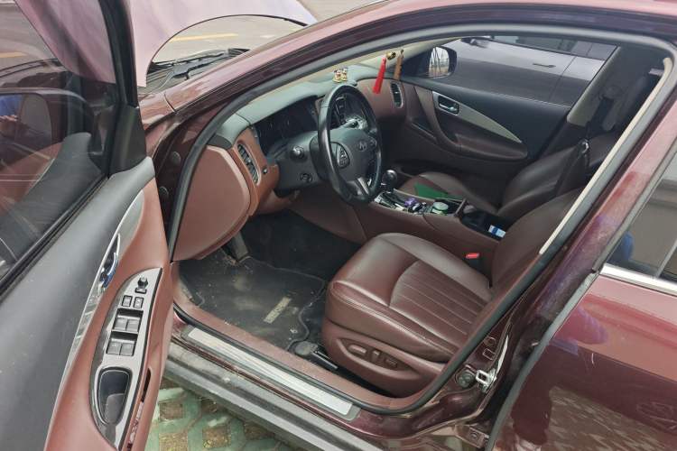 Used Infiniti QX50 2015 2.5L Enjoyment Edition Interior 3