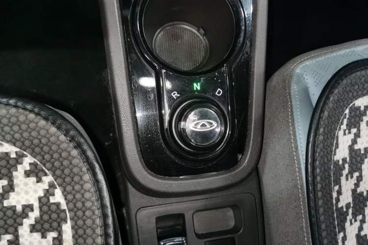 Used Chery New Energy Little Ant 2022 Restyled Version Sweet Pink Edition Half-Sugar Version 30.6 kWh 30 kW 301 km