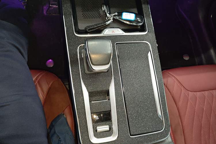 Used Hongqi HS5 2023 2.0T Four-Wheel Drive Flagship Pro Edition