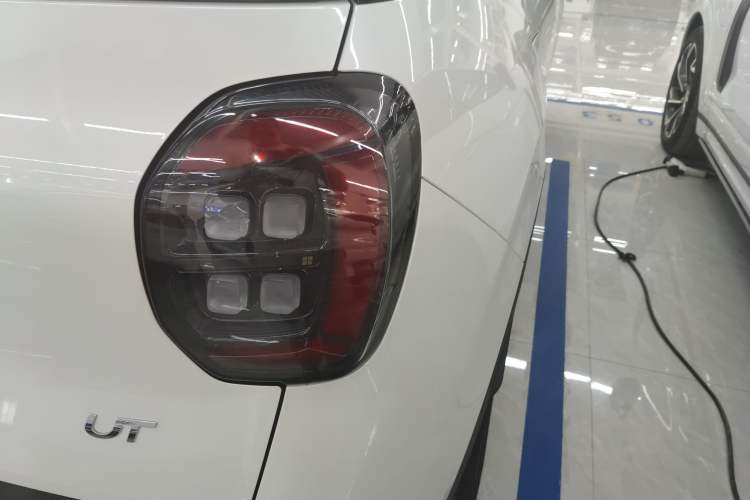 Used AION UT 2025 420 Smart Edition Exterior 3