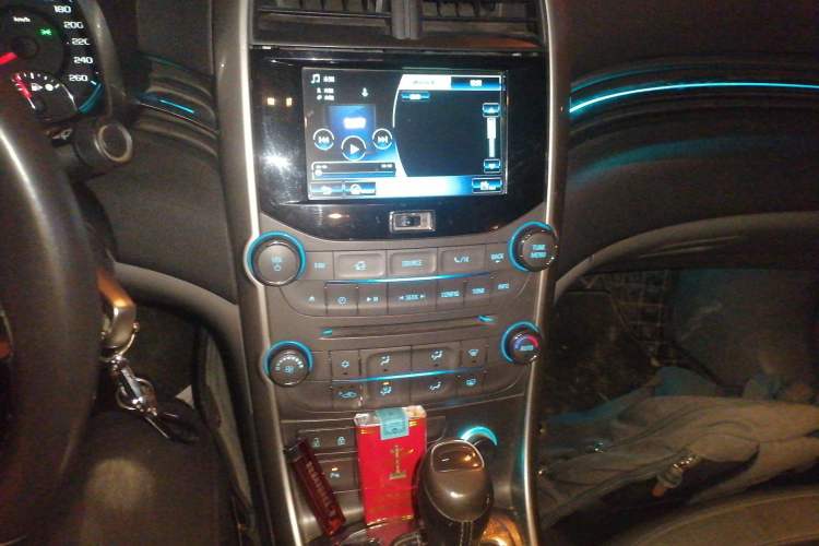 Used Chevrolet Malibu 2014 2.0L Automatic Luxury Edition Audio And AC Panel