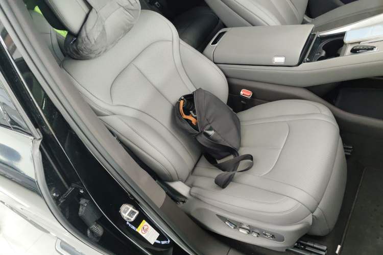 Used Denza N9 2025 Flagship Model
