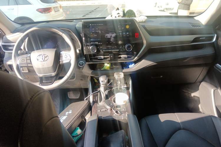 Used Toyota Highlander 2024 2.5L Smart Electric Hybrid Dual-Engine Four-Wheel Drive Prestige Version – 7 Seats