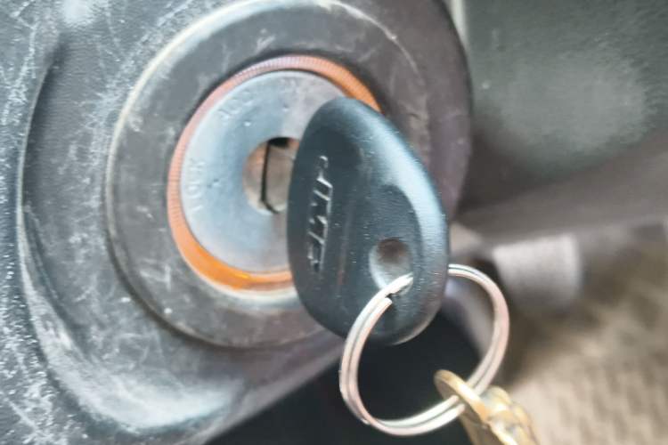 Used JMC Baodian 2023 2.5T Diesel Two-Wheel Drive Comfort Edition Flat-Base Cargo Bed Long Wheelbase JX4D25A6L