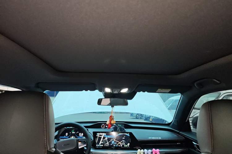 Used CHANGAN OSHAN Z6 2023 Blue Whale 1.5T DCT Luxury Model