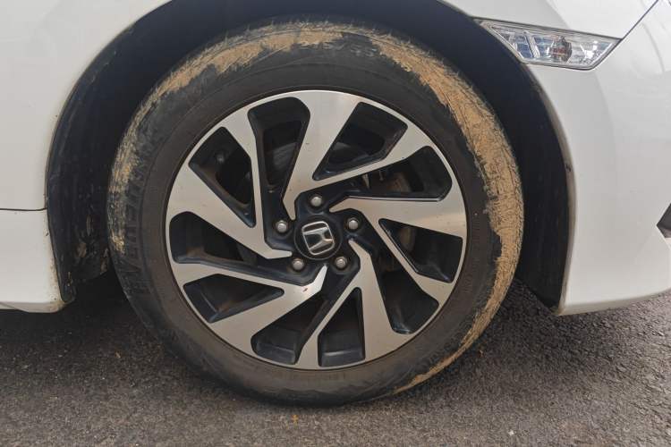 Used Honda Civic 2016 220TURBO CVT Luxury Edition Right Front Wheel Hub