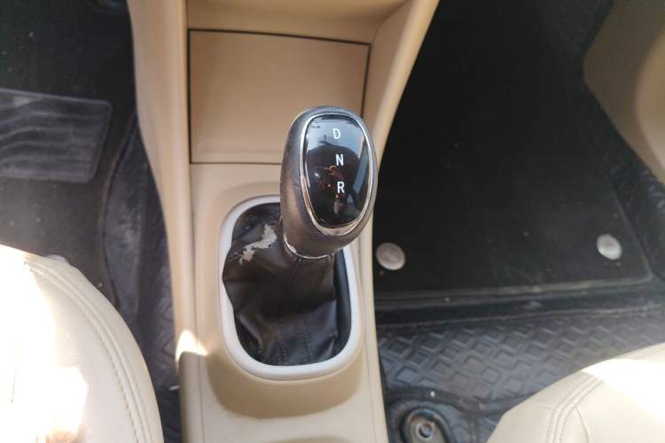 Used Dongfeng Junfeng E11K 2019 Standard Model
