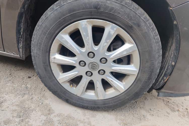 Used Buick GL8 2011 3.0L XT Luxury Business Flagship Edition Right Front Wheel Hub