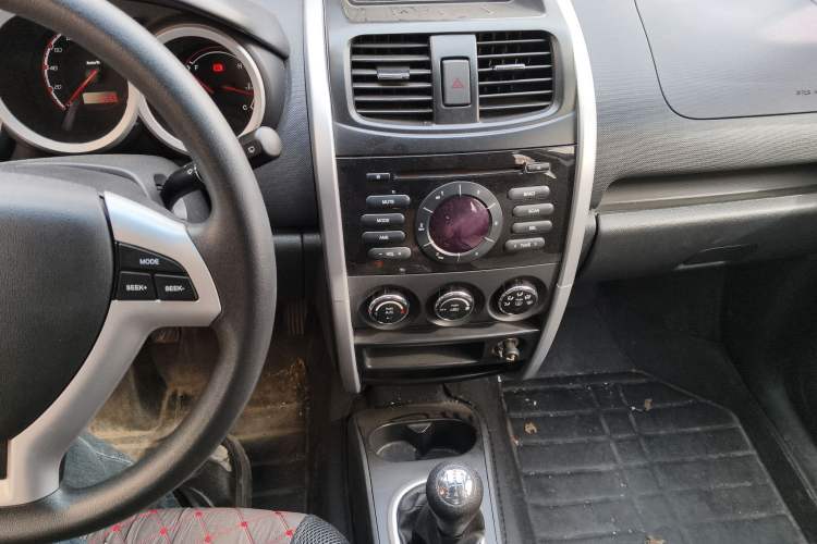 Used Changan CX20 2014 1.4L Manual Sport Version China IV Standard
