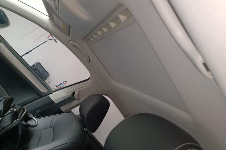 Used Skoda Rapid Spaceback 2016 Revised 1.6L Automatic Chuanxing Version Headliner