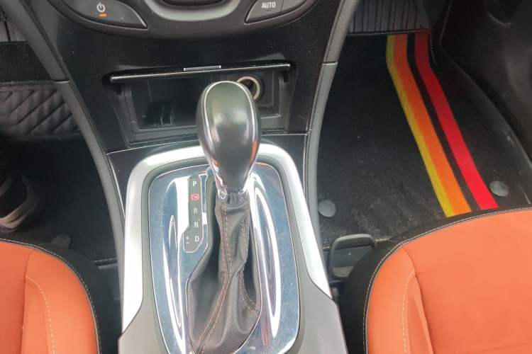 Used Buick Regal 2015 1.6T Elite Tech Model Gear Lever