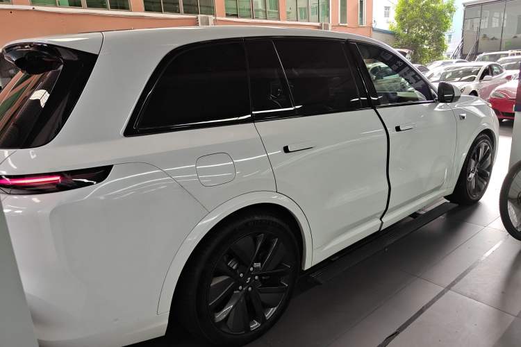 Used Li Auto L8 2023 Pro Model
