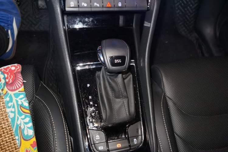 Used Skoda Kodiaq 2022 TSI330 7-Seater Two-Wheel-Drive Luxury Edition Gear Lever