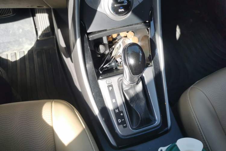 Used Hyundai Elantra (5th Generation / Langdong) 2012 1.6L Automatic Prestige Model Gear Lever