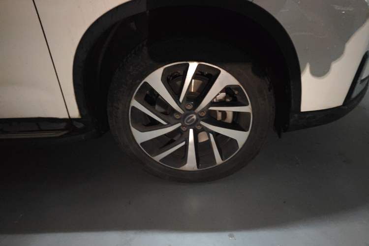 Used GAC Group Qizhi PHEV 2018 1.5L Smart Connect Luxury Edition Right Front Wheel Hub