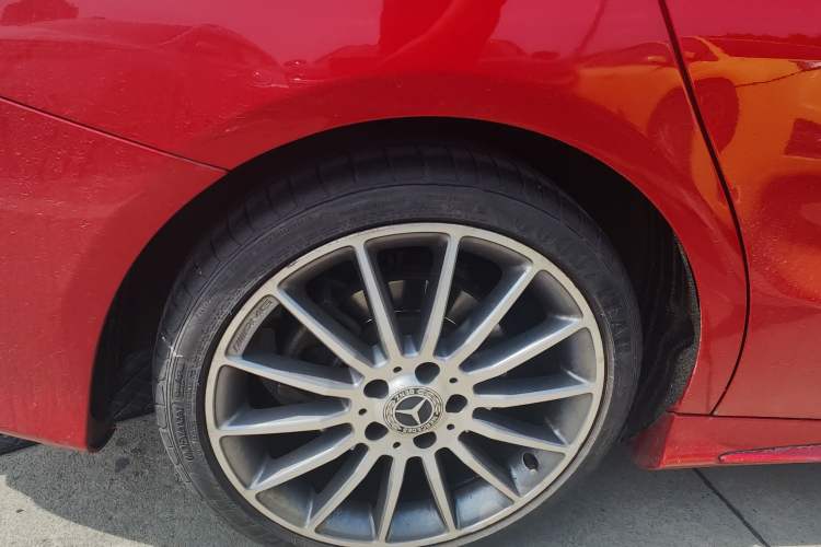 Used Mercedes-Benz CLA 2018 CLA 220 4MATIC Right Rear Wheel Hub