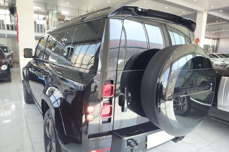 Used Land Rover Defender 2024 110 3.0T P400 X-DYNAMIC HSE Rear Left 45 Deg