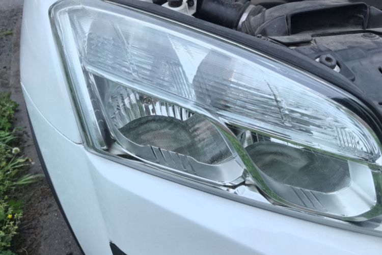 Used Chevrolet Trax 2014 1.4T Automatic Two-Wheel Drive Comfort Version Right Front Headlight