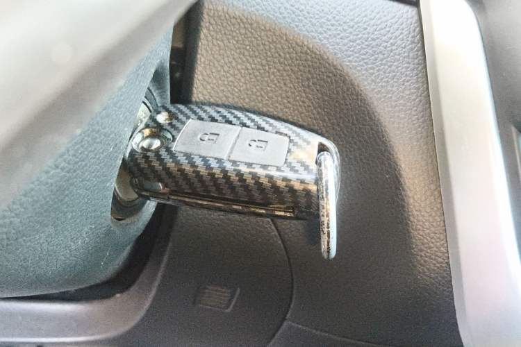 Used Nissan Tiida 2021 1.6L CVT Cool Edition Vehicle Key