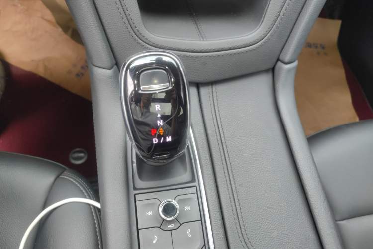 Used Cadillac XT5 2022 2.0T Two-Wheel Drive Luxury Version Gear Lever