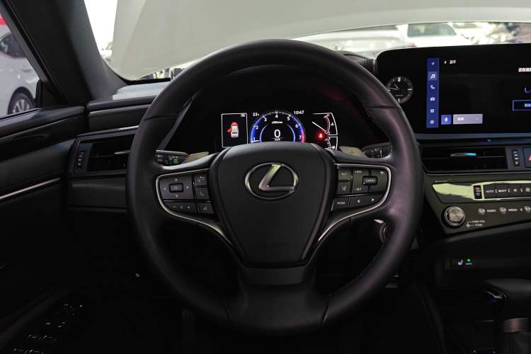 Used Lexus ES 2023 200 Excellence Edition
