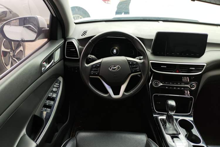 Used Hyundai Tucson 2019 280TGDi Dual-Clutch Two-Wheel Drive Luxury Edition China V Standard
