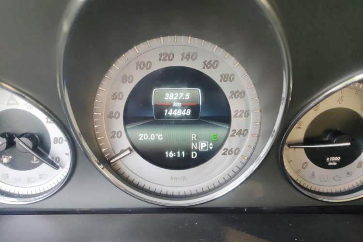 Used Mercedes-Benz GLK-Class 2013 GLK 300 4MATIC Dynamic Sunroof Model Odometer Close Up