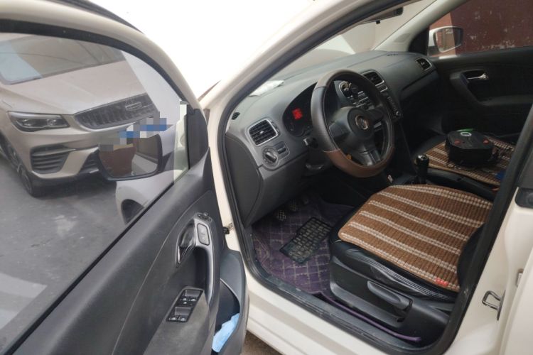 Used Volkswagen Polo 2011 1.6L Manual ZhiShang Edition
