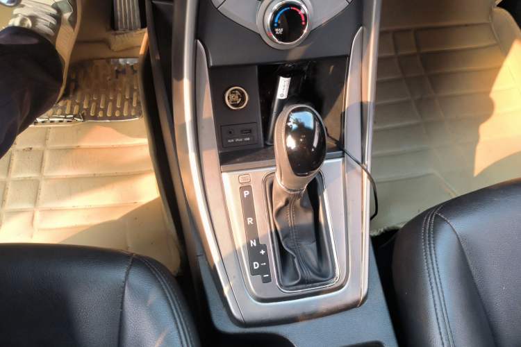 Used Hyundai Elantra (5th Generation / Langdong) 2012 1.6L Automatic Fashion Edition Gear Lever