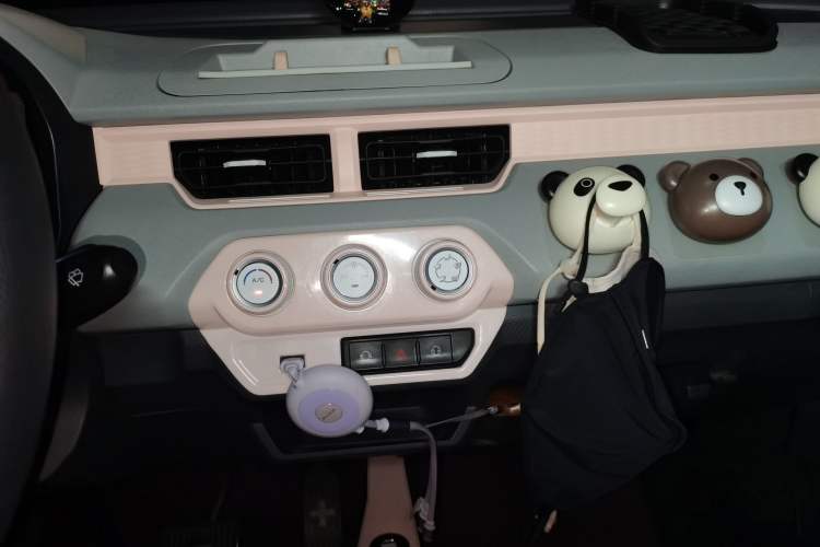 Used Chery QQ Ice Cream 2022 120km Conical Shape Lithium Iron Phosphate