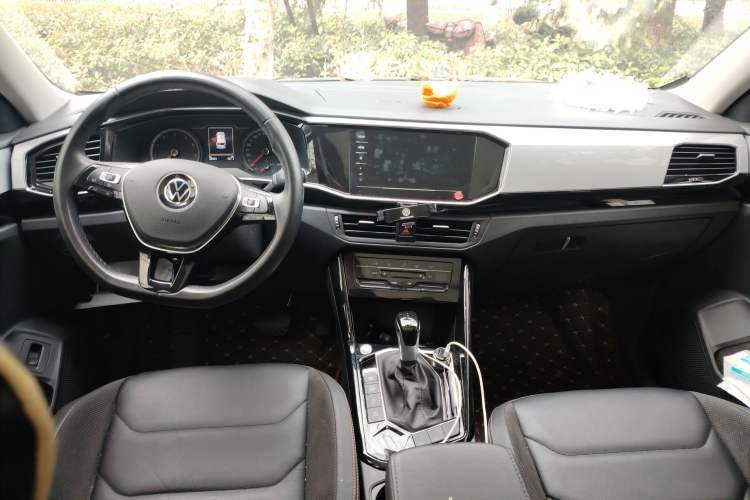 Used Volkswagen Tayron 2021 280TSI Two-Wheel Drive Luxury Smart Connectivity Version Center Console