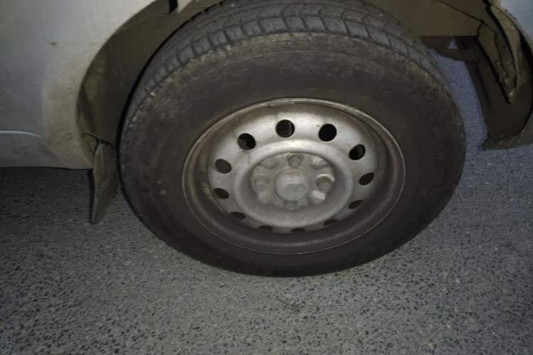 Used Wuling Rongguang 2011 1.2L Base Version Right Front Wheel Hub