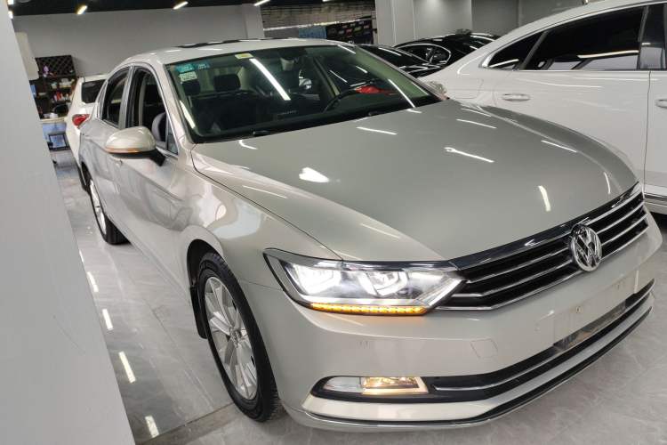 Used Volkswagen Magotan 2017 330TSI DSG Luxury Model