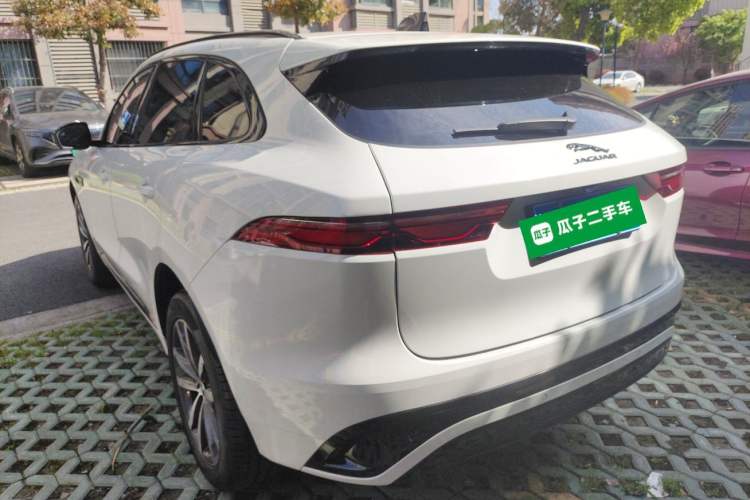Used Jaguar F-PACE 2024 P250 R-Dynamic SE Exterior 2