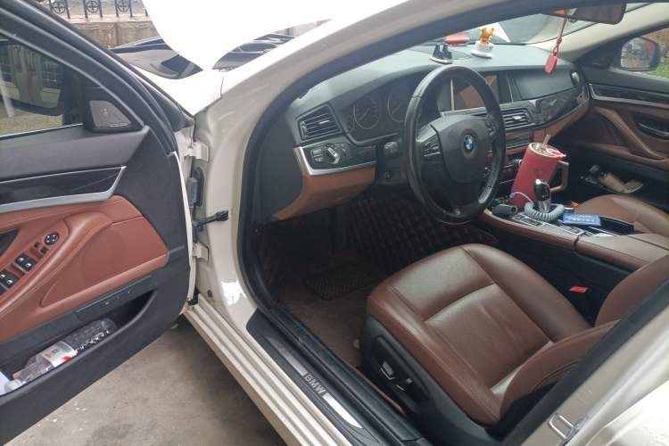 Used BMW 5 Series 2014 520Li Elegant Model
