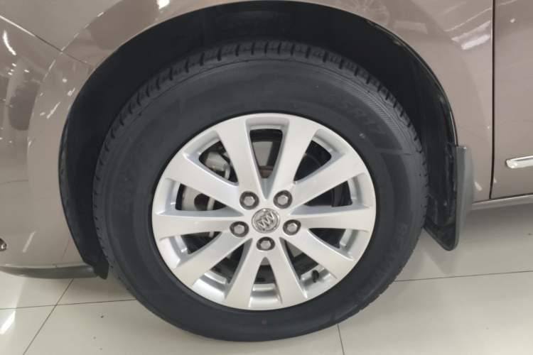 Used Buick GL8 2017 25S Luxury Version China V Standard Left Front Wheel Hub