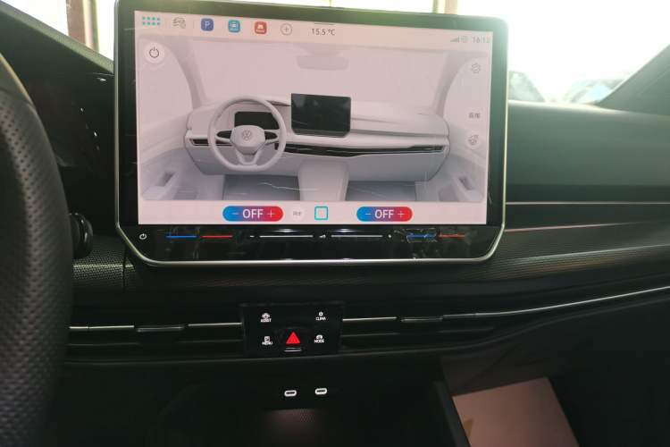 Used Volkswagen Golf 2025 Facelift 300TSI R-Line
