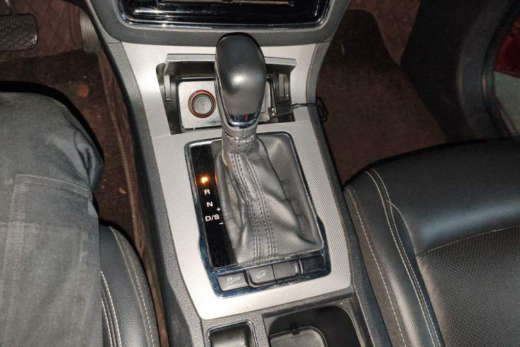 Used Roewe RX5 2016 20T Two-Wheel Drive Automatic Flagship Edition
