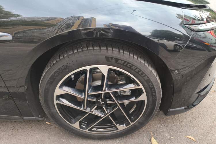 Used XPeng P7+ 2024 Long-Range Max Right Front Wheel Hub