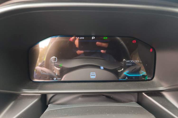 Used Haval X DOG 2022 1.5T DCT Two-Wheel Drive Trendy Edition Odometer Close Up