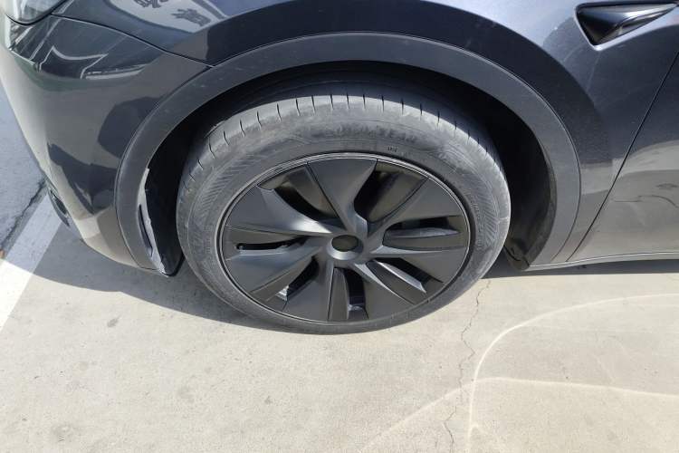 Used Tesla Model Y 2024 Rear-Wheel-Drive Version Left Front Wheel Hub