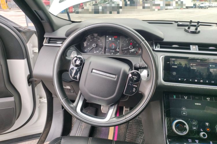 Used Land Rover Range Velar 2019 250 PS Steering Wheel