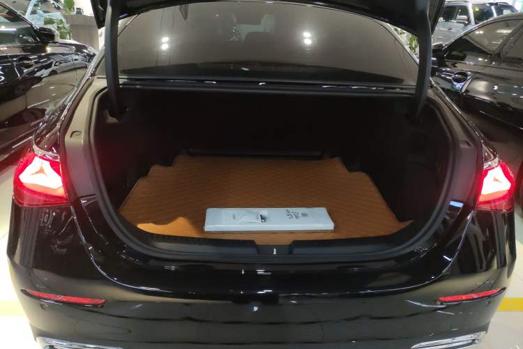 Used Mercedes-Benz E-Class 2024 E 260 L