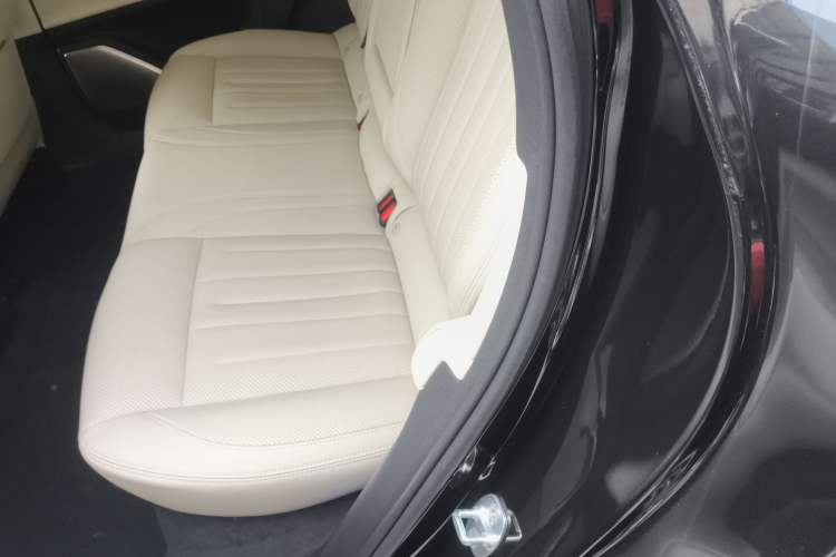 Used ONVO L60 2025 Model—60 kWh Rear-Wheel-Drive Version Left Rear Seat