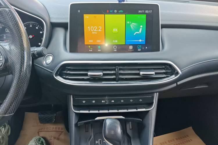 Used MG HS 2018 20T Automatic Two-Wheel Drive Hormone Dynamic Edition China V Standard Audio And AC Panel