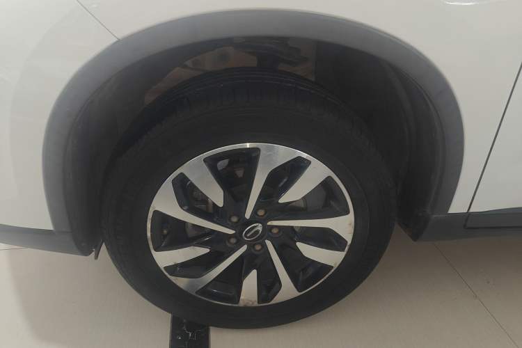 Used GAC Trumpchi GS4 2018 200T G-DCT Two-Wheel Drive Elite Edition Left Front Wheel Hub