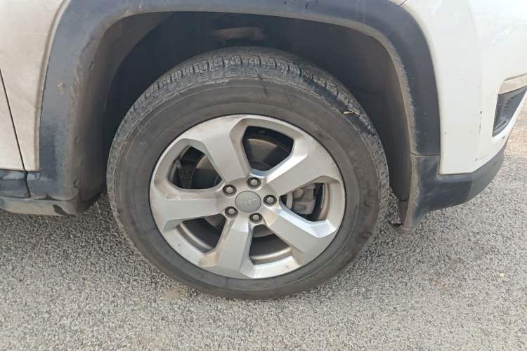 Used Jeep Compass 2019 220T Automatic Family Edition
